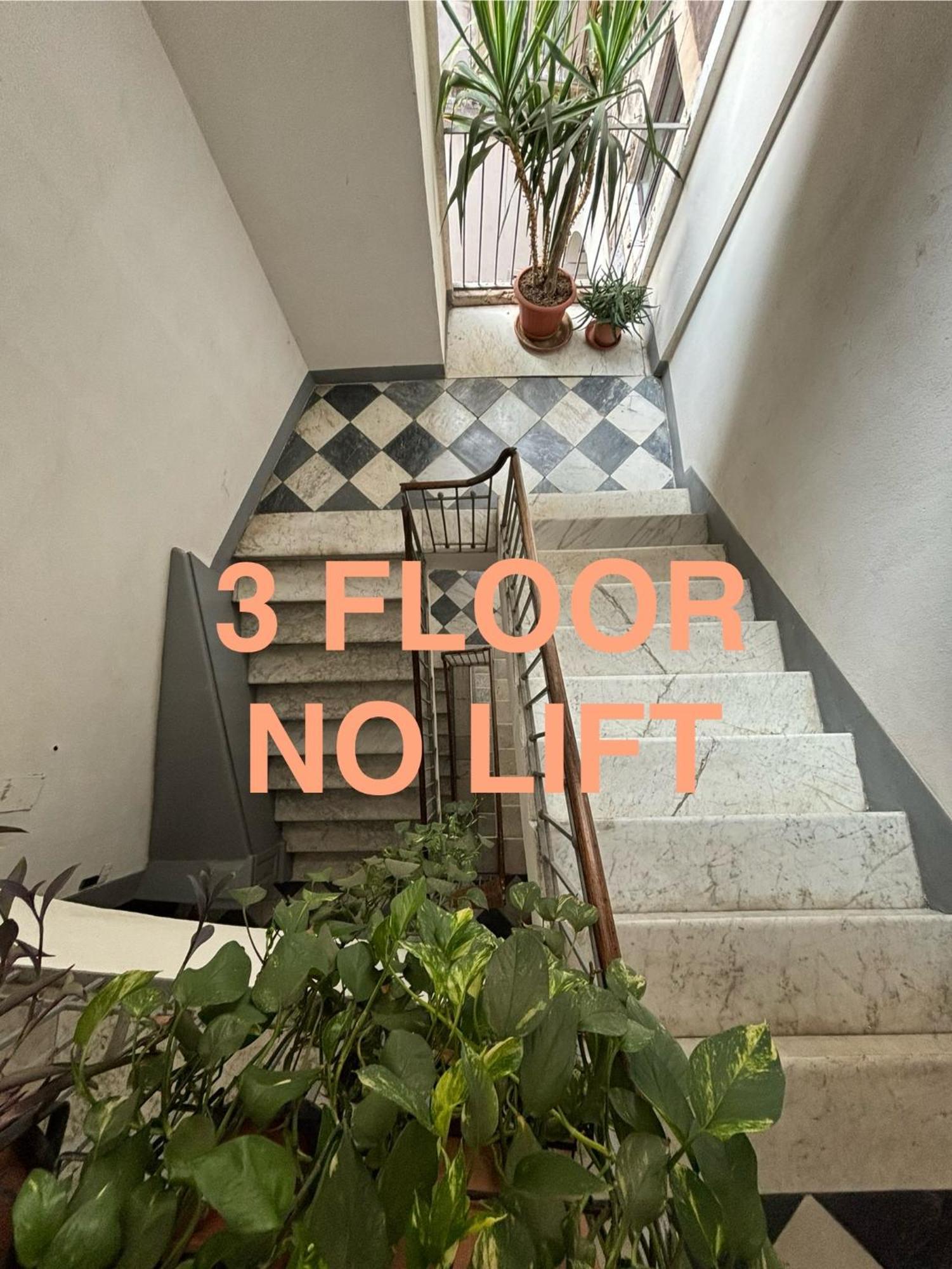 Homestay Rooftop Катанія Екстер'єр фото